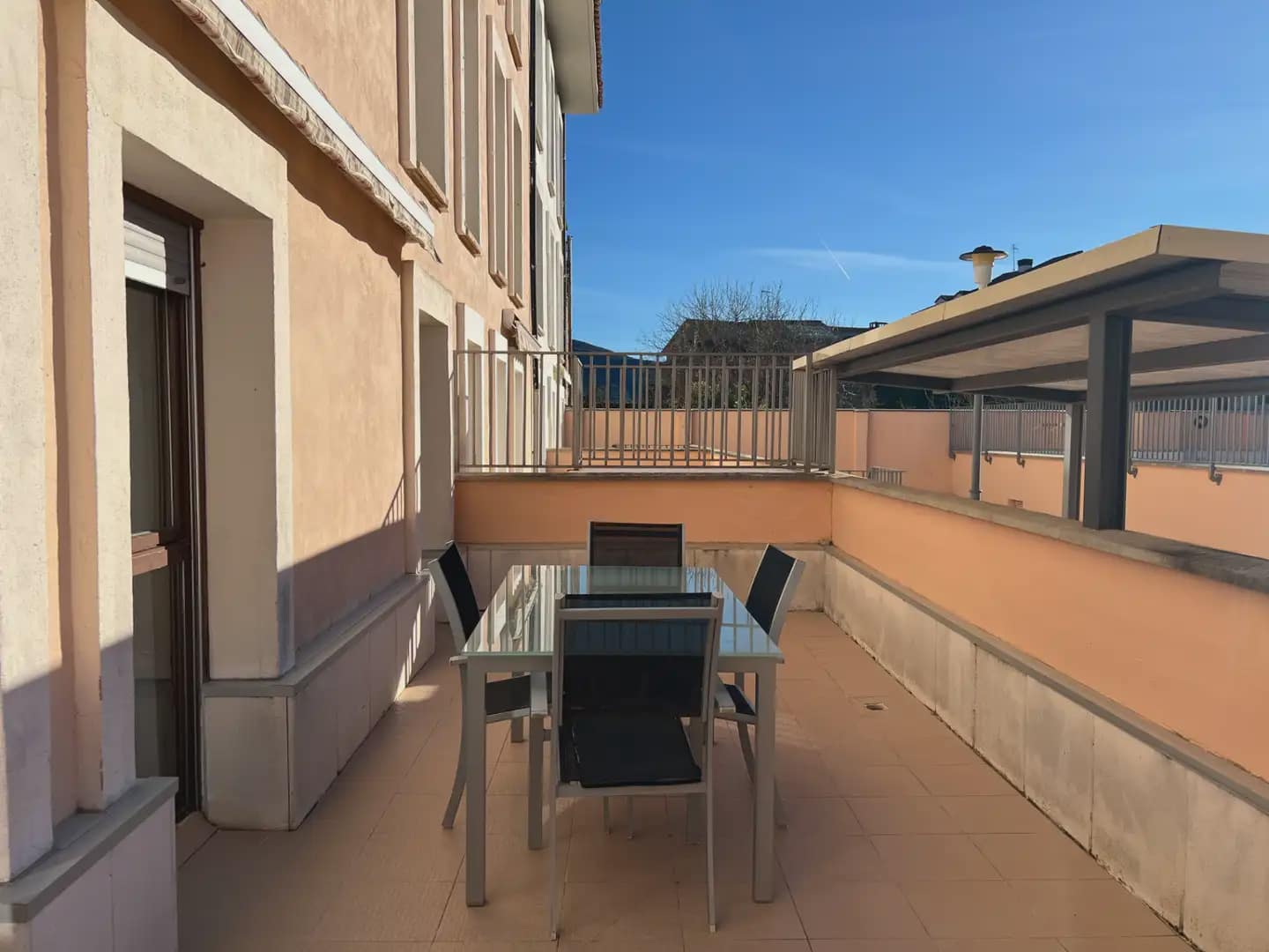 Piso de 2 habitaciones en Jaca en venta - 319.000 € (Ref: 9963495)