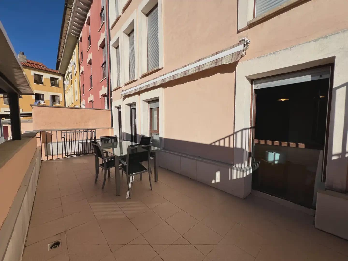 Piso de 2 habitaciones en Jaca en venta - 319.000 € (Ref: 9963495)