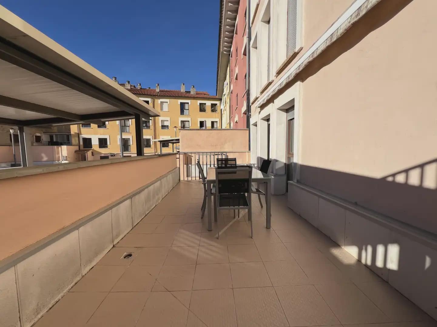 Piso de 2 habitaciones en Jaca en venta - 319.000 € (Ref: 9963495)