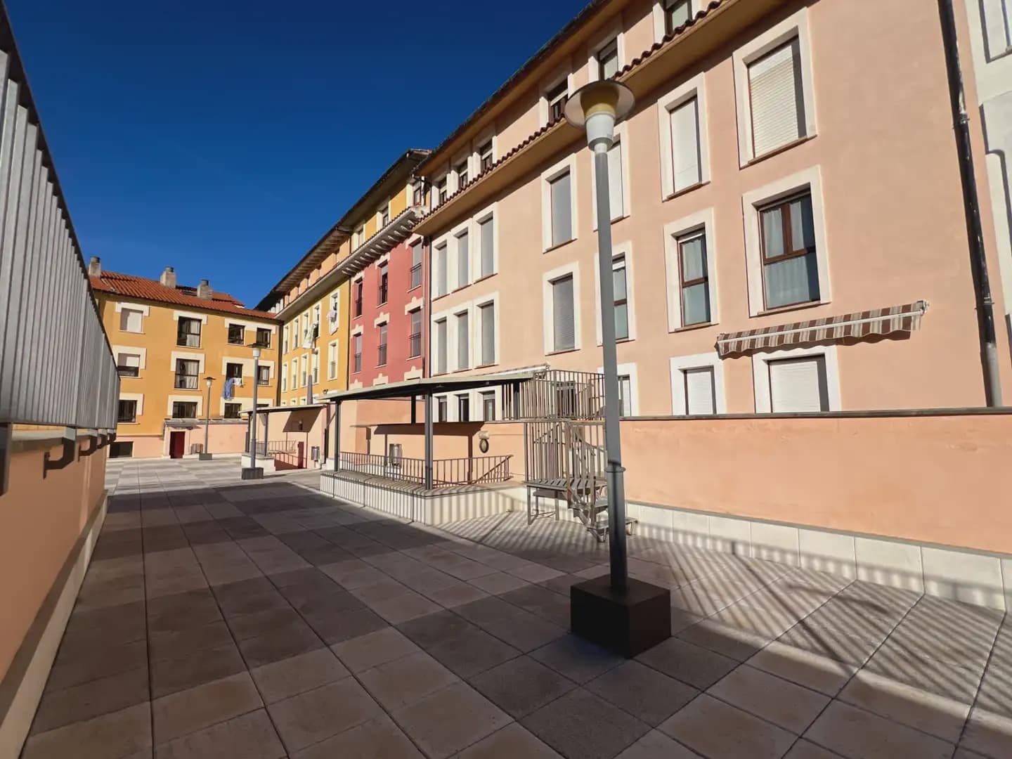 Piso de 2 habitaciones en Jaca en venta - 319.000 € (Ref: 9963495)