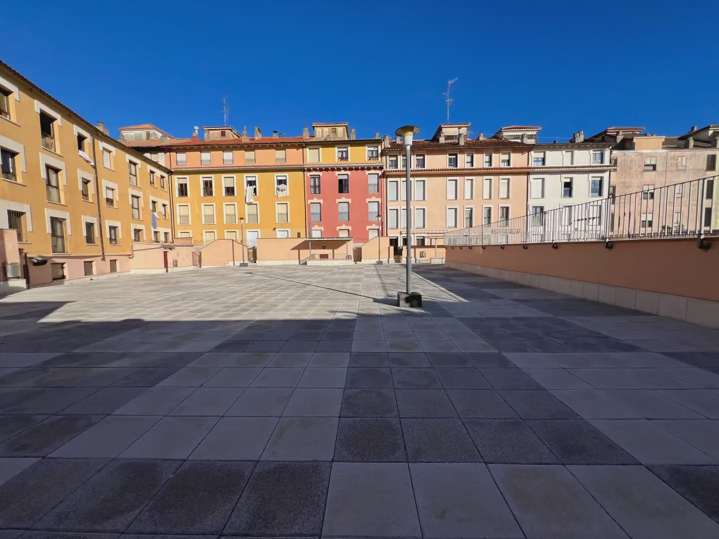 Piso de 2 habitaciones en Jaca en venta - 319.000 € (Ref: 9963495)