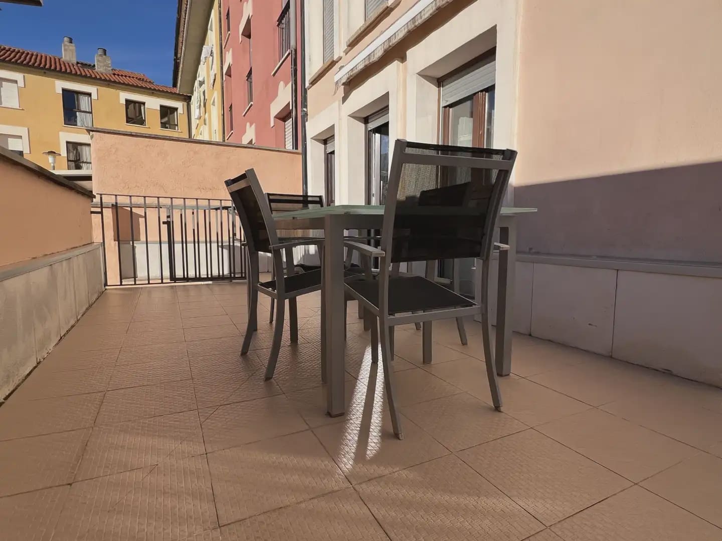 Piso de 2 habitaciones en Jaca en venta - 319.000 € (Ref: 9963495)