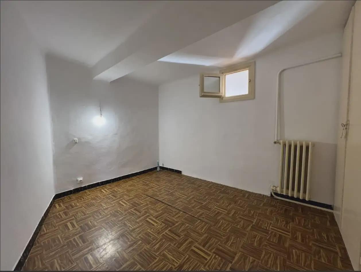Piso de 4 habitaciones en Jaca en venta - 165.000 € (Ref: 9963496)