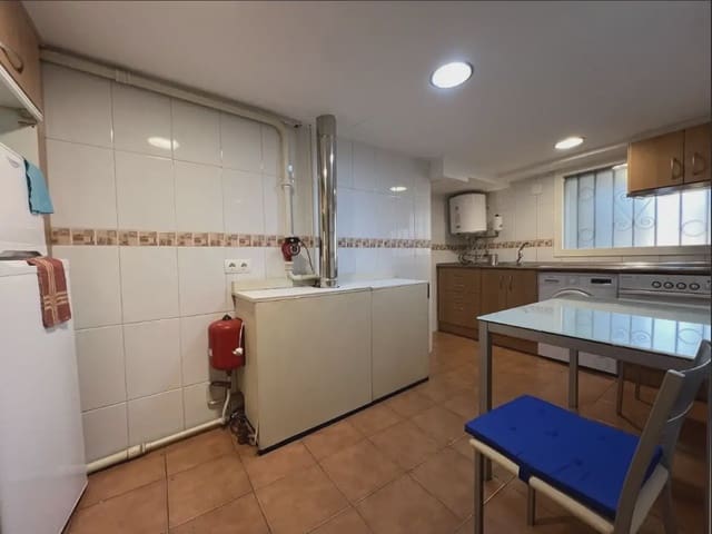 Piso de 4 habitaciones en Jaca en venta - 165.000 € (Ref: 9963496)