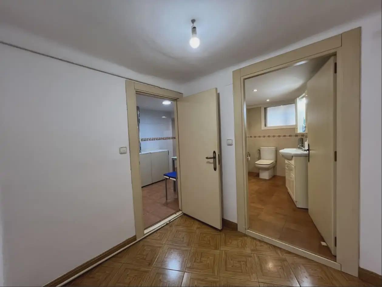Piso de 4 habitaciones en Jaca en venta - 165.000 € (Ref: 9963496)