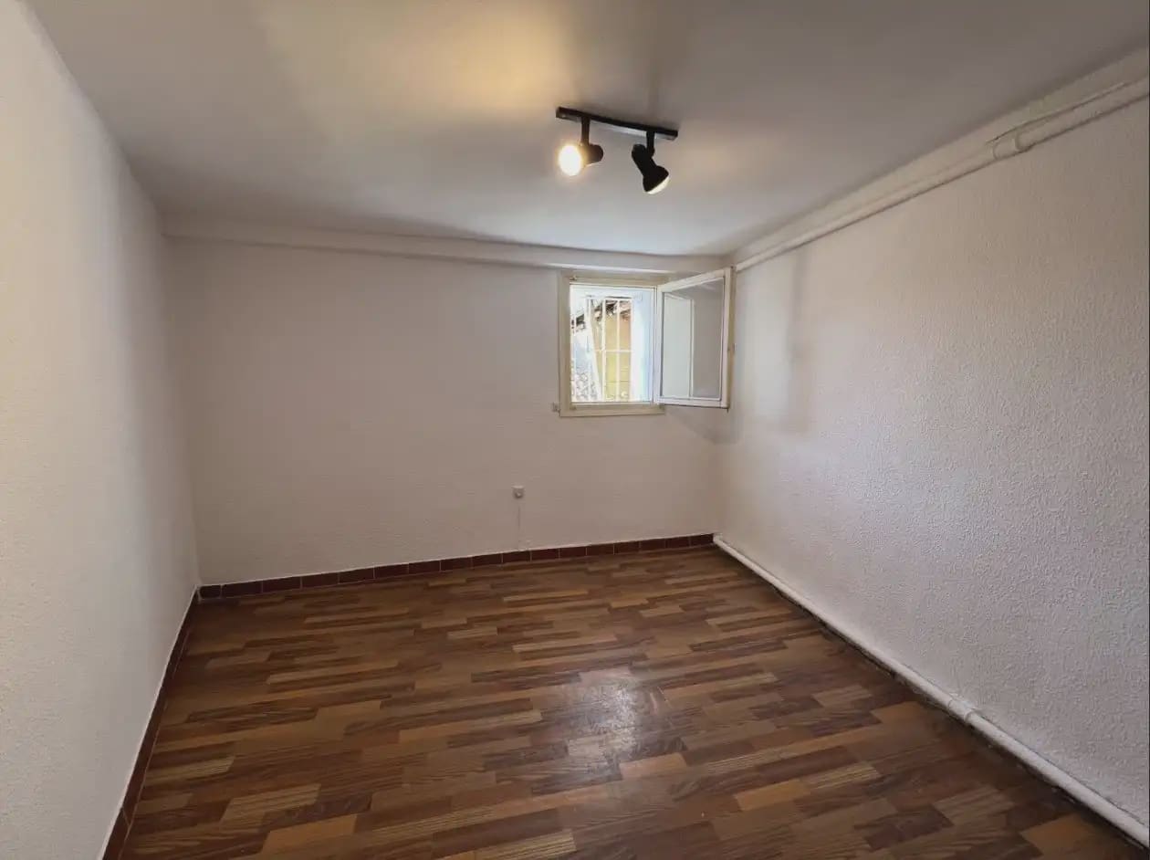 Piso de 4 habitaciones en Jaca en venta - 165.000 € (Ref: 9963496)