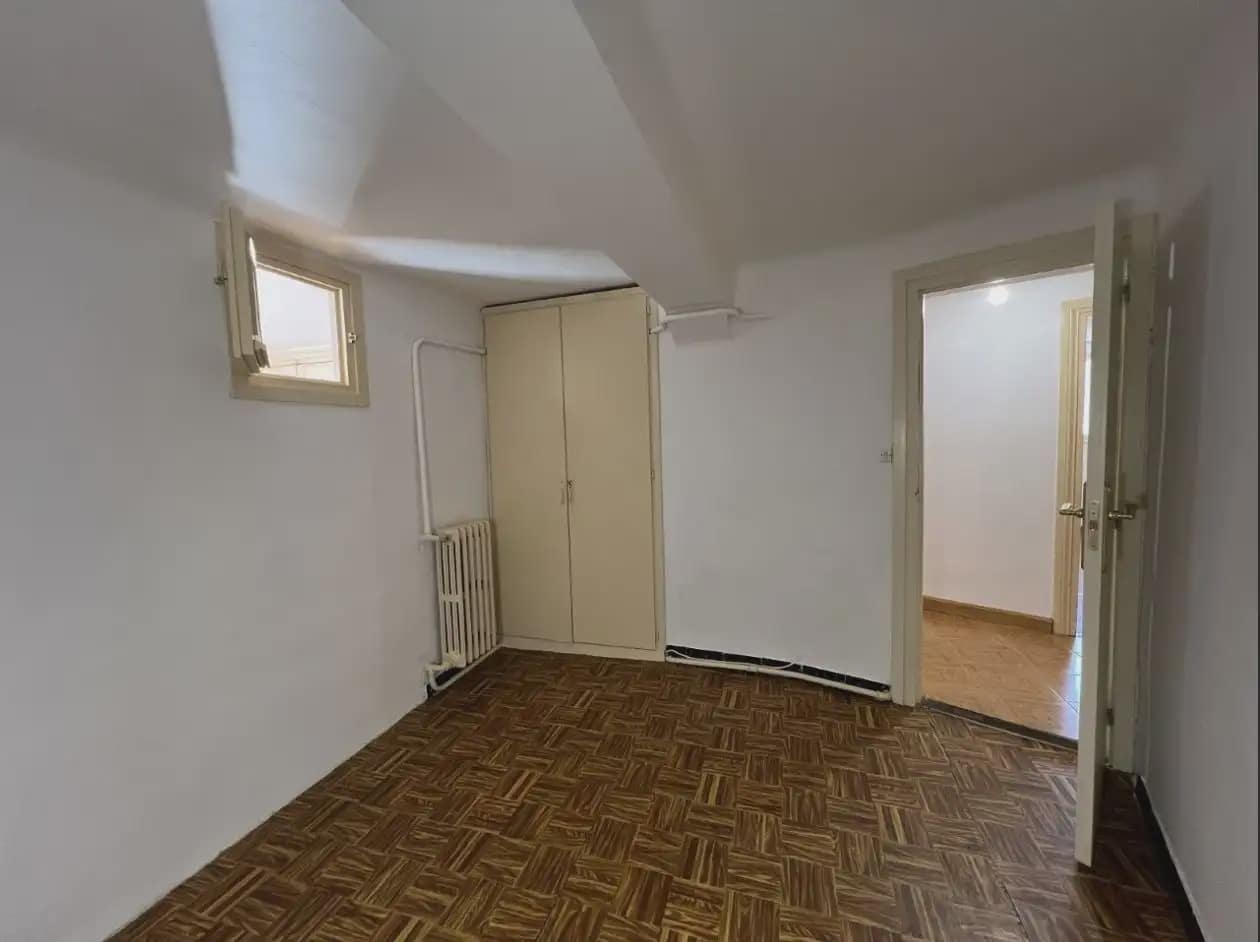 Piso de 4 habitaciones en Jaca en venta - 165.000 € (Ref: 9963496)