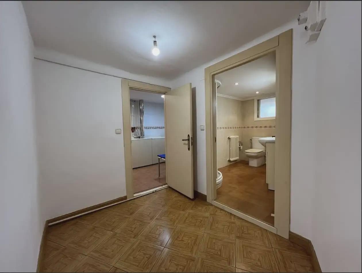 Piso de 4 habitaciones en Jaca en venta - 165.000 € (Ref: 9963496)