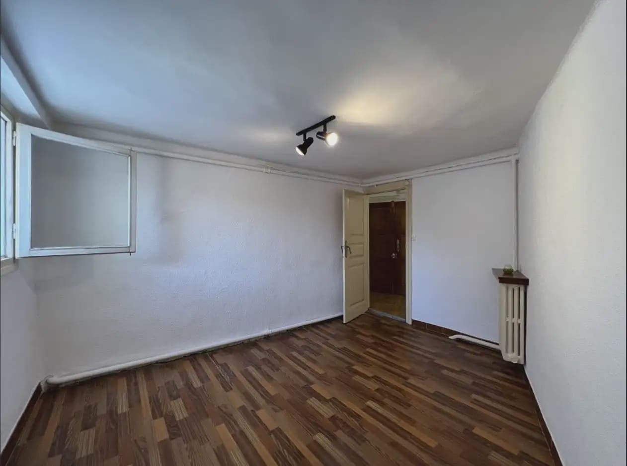 Piso de 4 habitaciones en Jaca en venta - 165.000 € (Ref: 9963496)