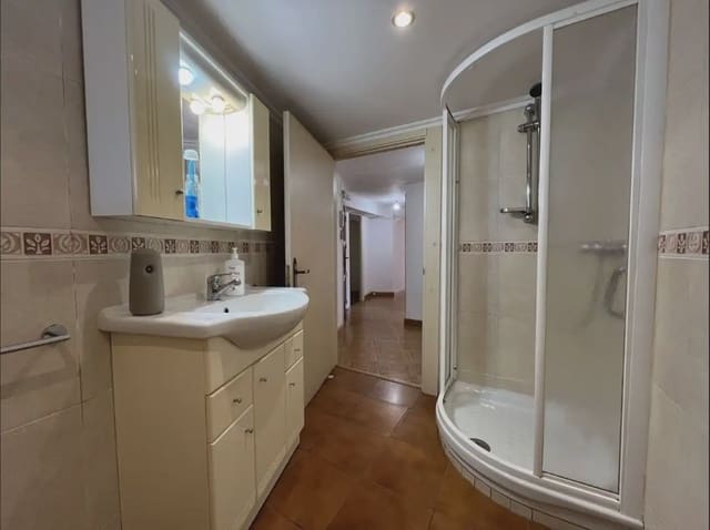 Piso de 4 habitaciones en Jaca en venta - 165.000 € (Ref: 9963496)