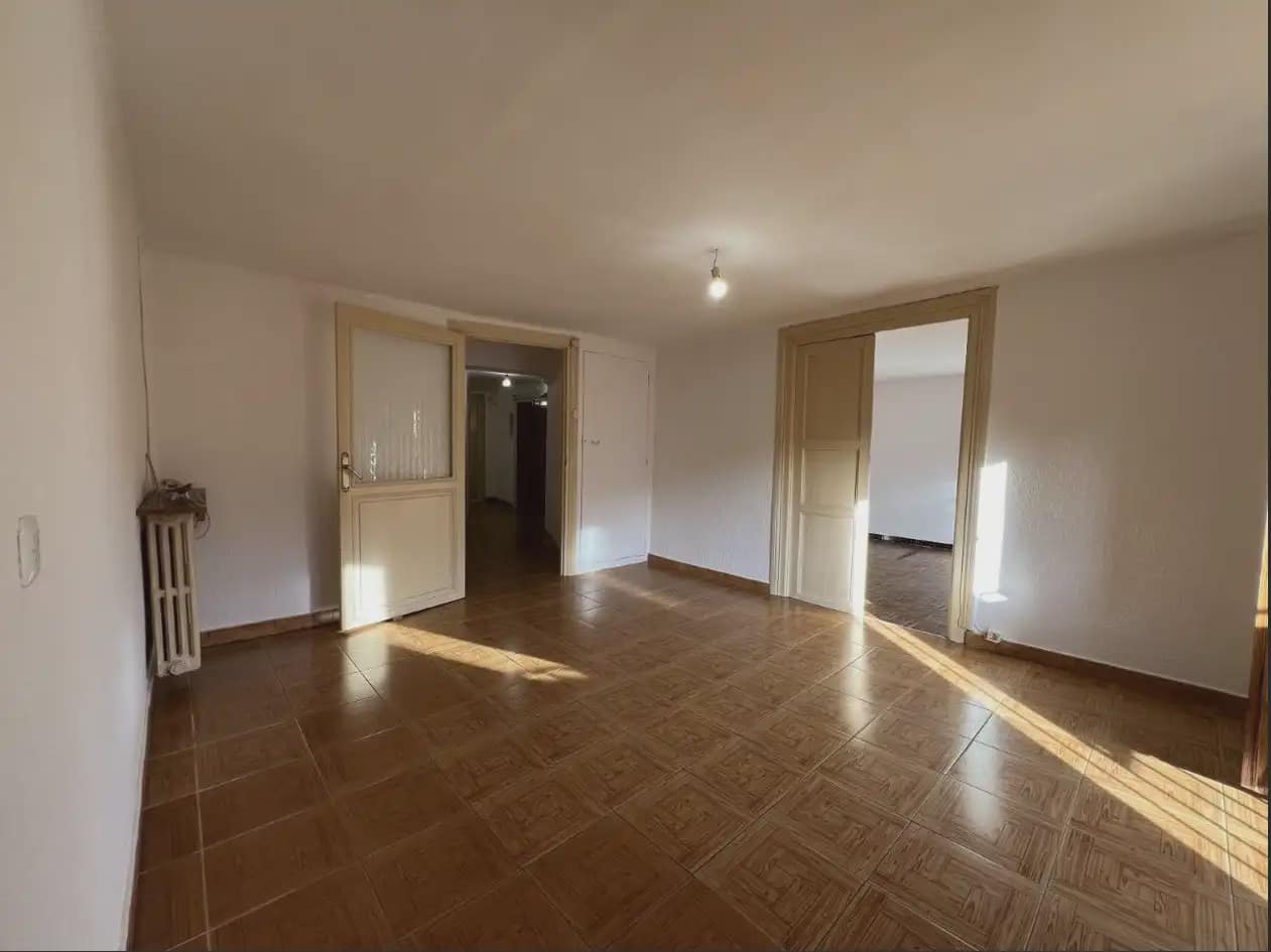 Piso de 4 habitaciones en Jaca en venta - 165.000 € (Ref: 9963496)