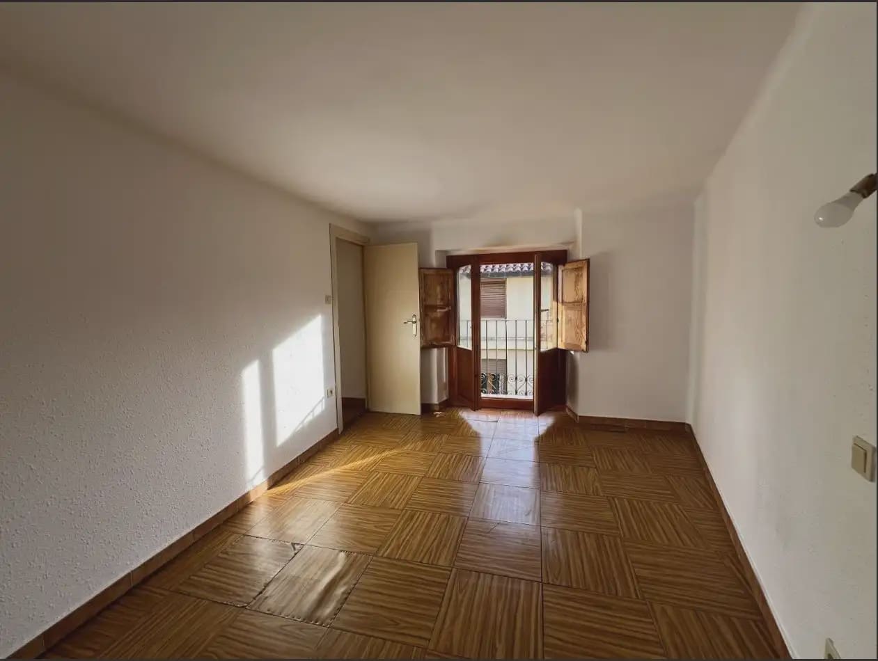 Piso de 4 habitaciones en Jaca en venta - 165.000 € (Ref: 9963496)