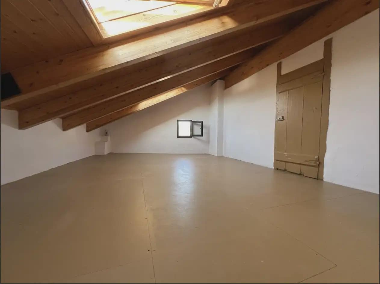 Piso de 4 habitaciones en Jaca en venta - 165.000 € (Ref: 9963496)