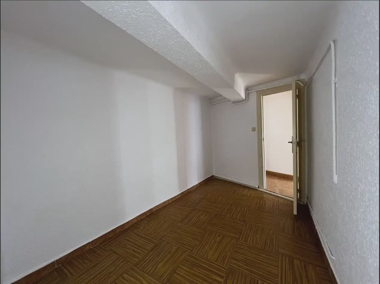Piso de 4 habitaciones en Jaca en venta - 165.000 € (Ref: 9963496)