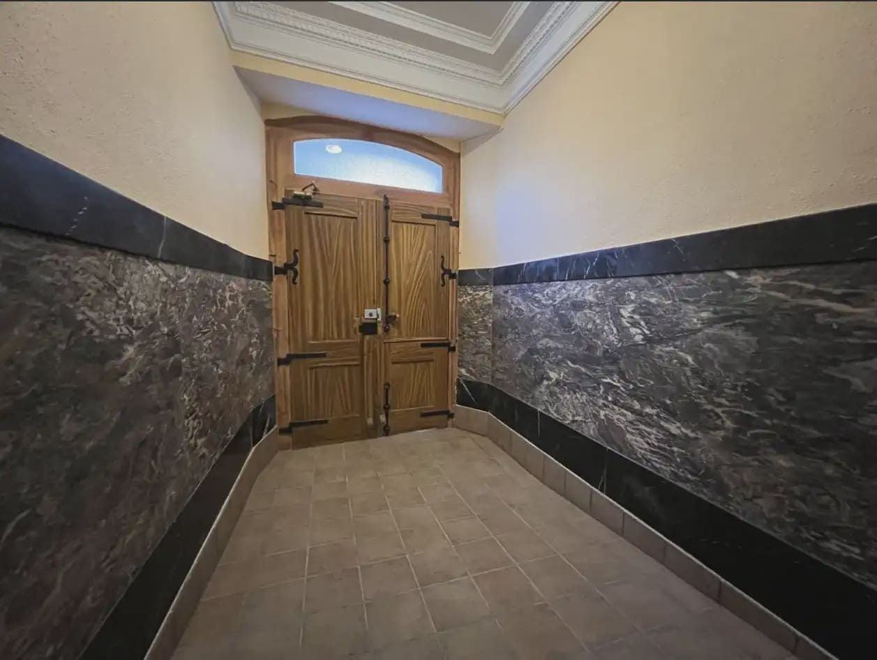 Piso de 4 habitaciones en Jaca en venta - 165.000 € (Ref: 9963496)