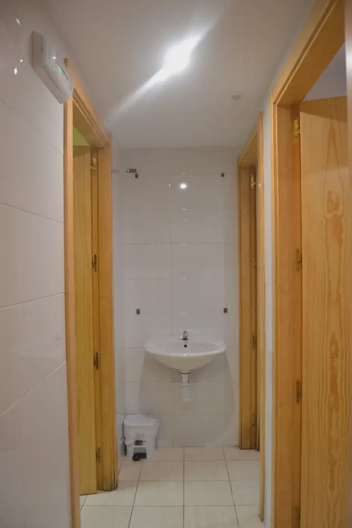 Commercial for sale in Jaca - € 140,000 (Ref: 9963498)