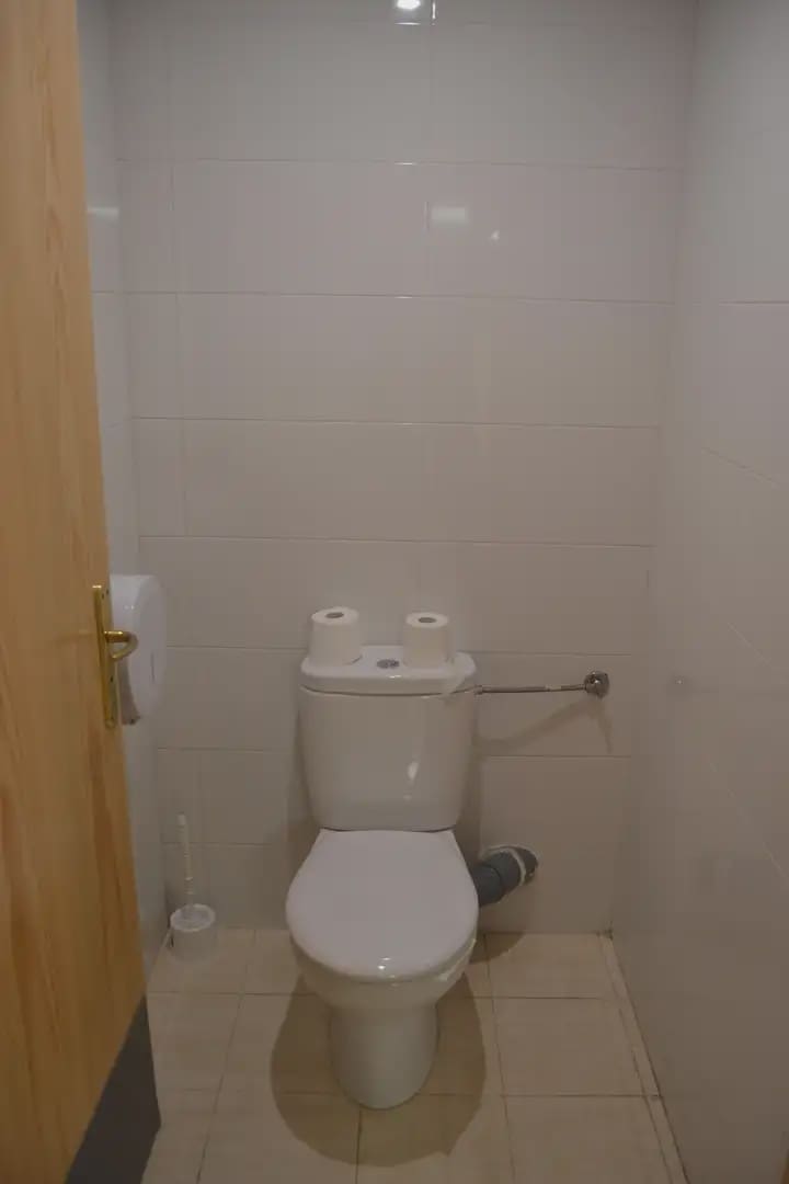 Commercial for sale in Jaca - € 140,000 (Ref: 9963498)