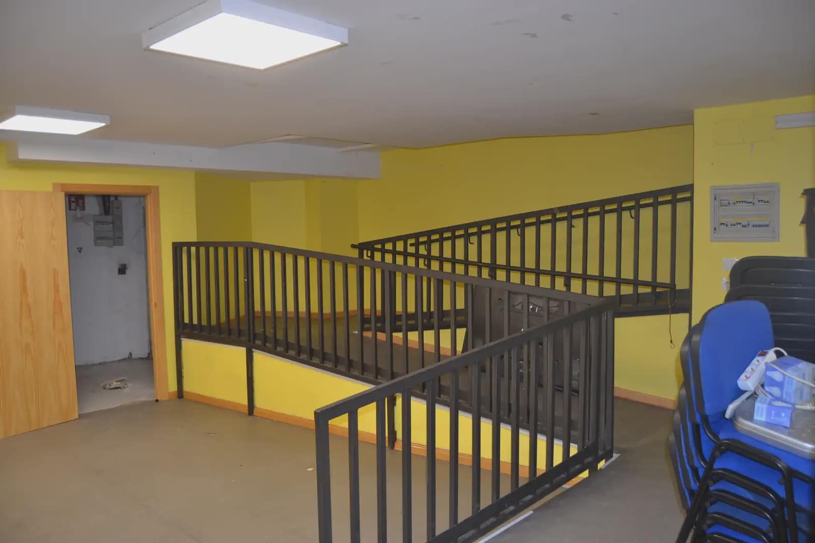 Commercial for sale in Jaca - € 140,000 (Ref: 9963498)