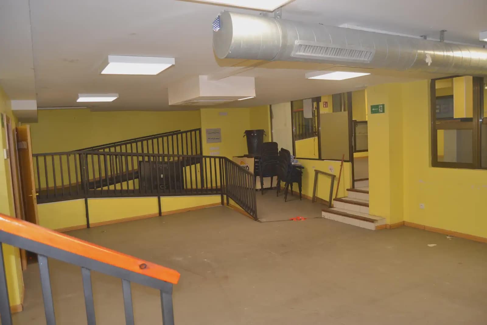 Commercial for sale in Jaca - € 140,000 (Ref: 9963498)