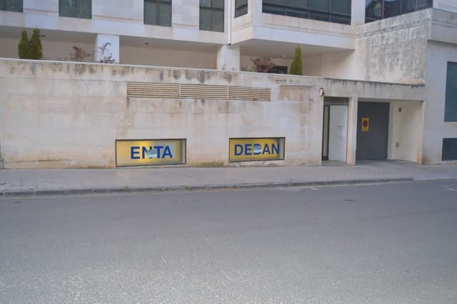 Commercial for sale in Jaca - € 140,000 (Ref: 9963498)