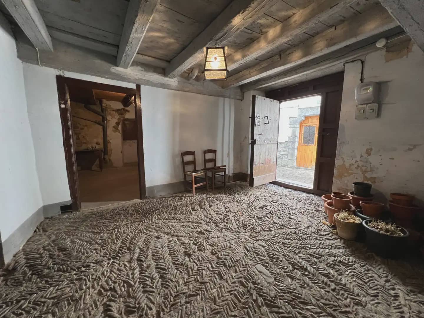 5 bedroom Finca/Country House for sale in Anso - € 220,000 (Ref: 9963500)