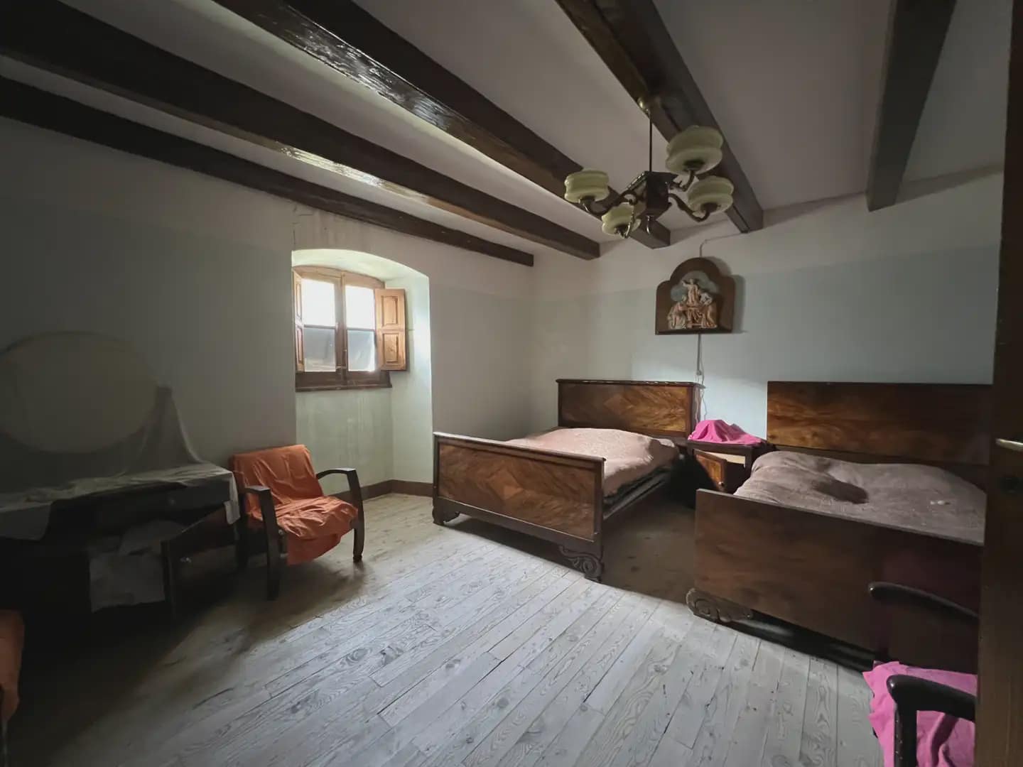 5 bedroom Finca/Country House for sale in Anso - € 220,000 (Ref: 9963500)