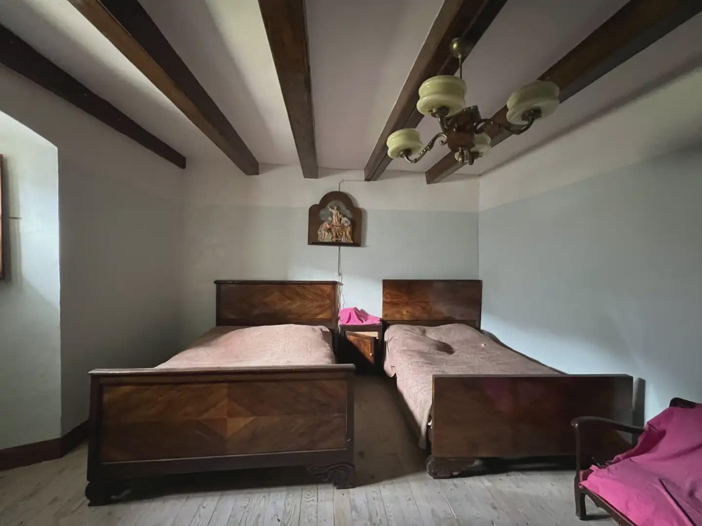 5 bedroom Finca/Country House for sale in Anso - € 220,000 (Ref: 9963500)