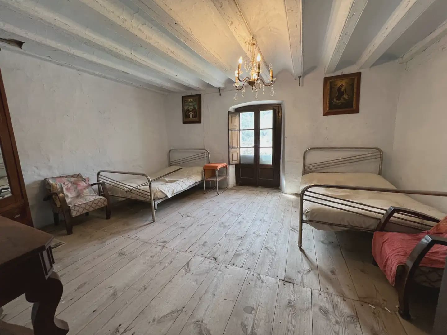 5 bedroom Finca/Country House for sale in Anso - € 220,000 (Ref: 9963500)