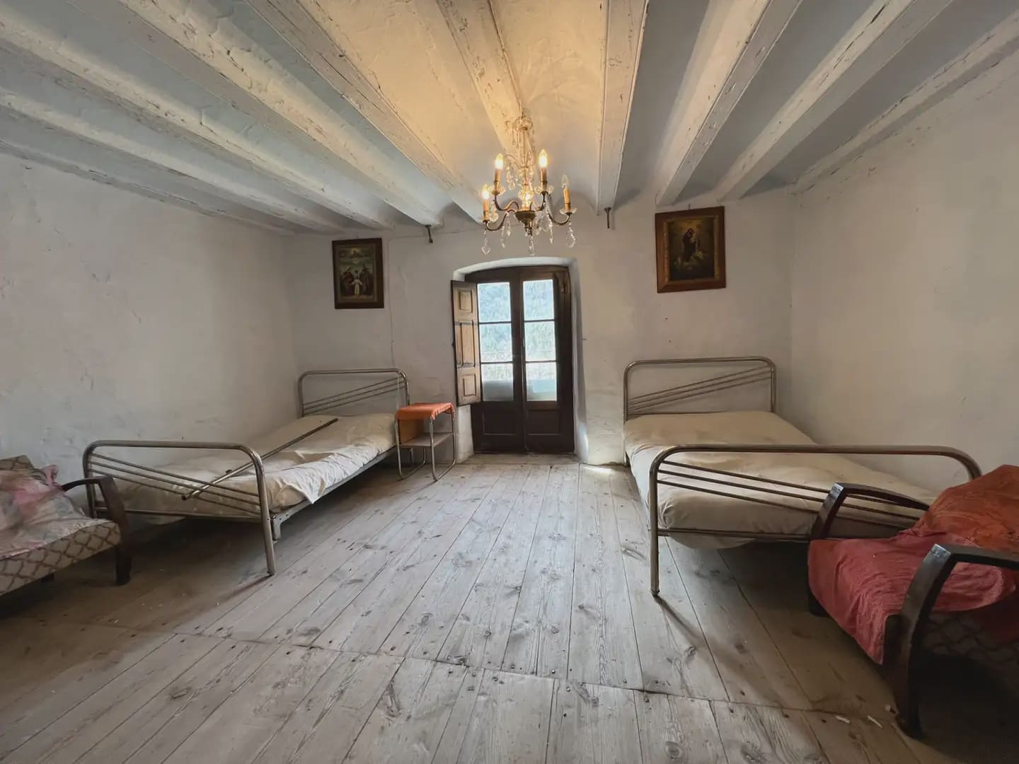 5 bedroom Finca/Country House for sale in Anso - € 220,000 (Ref: 9963500)