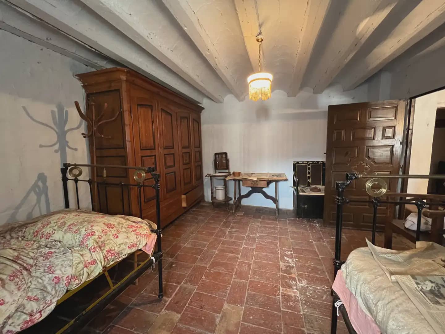 5 bedroom Finca/Country House for sale in Anso - € 220,000 (Ref: 9963500)