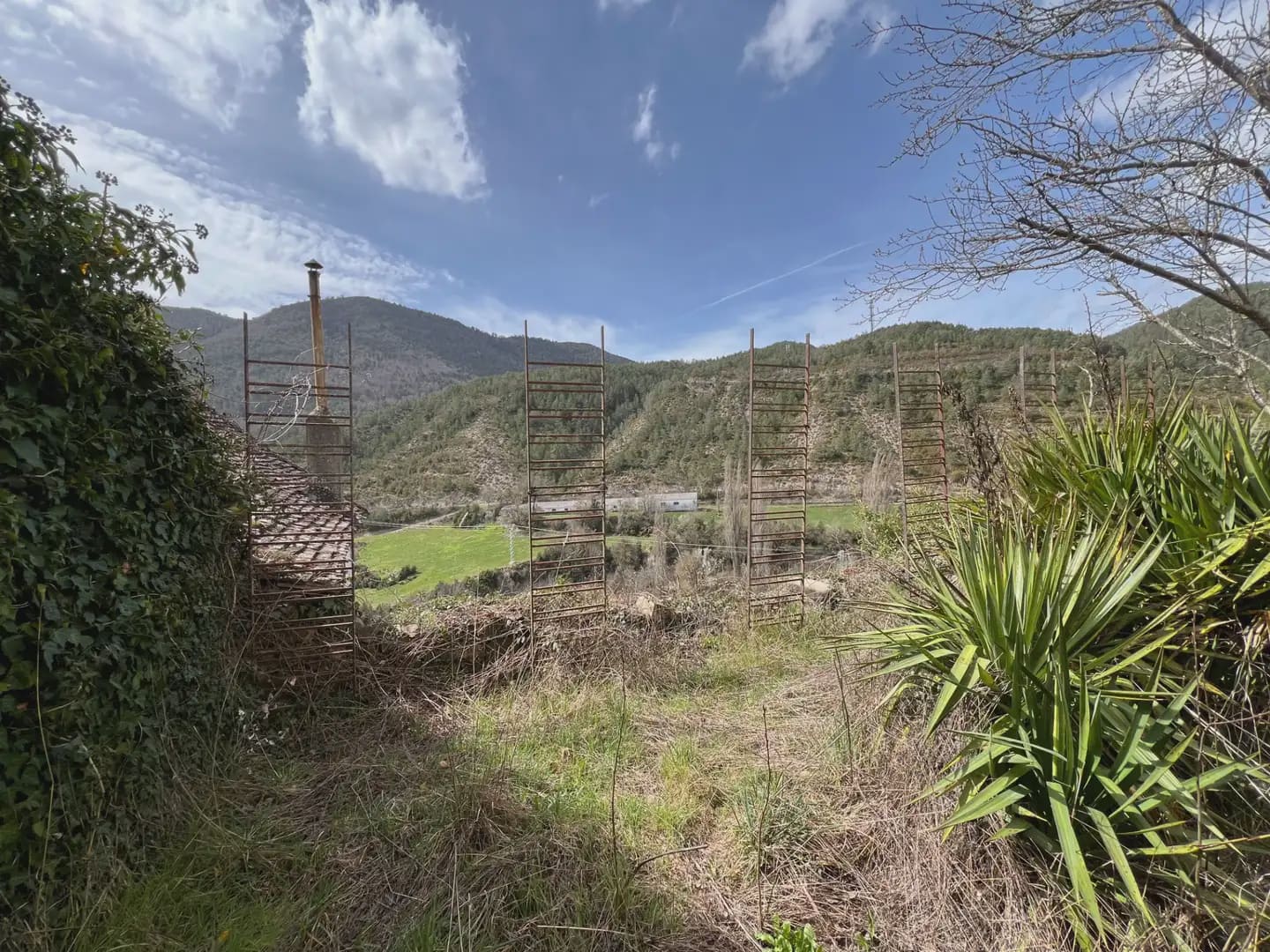 5 bedroom Finca/Country House for sale in Anso - € 220,000 (Ref: 9963500)