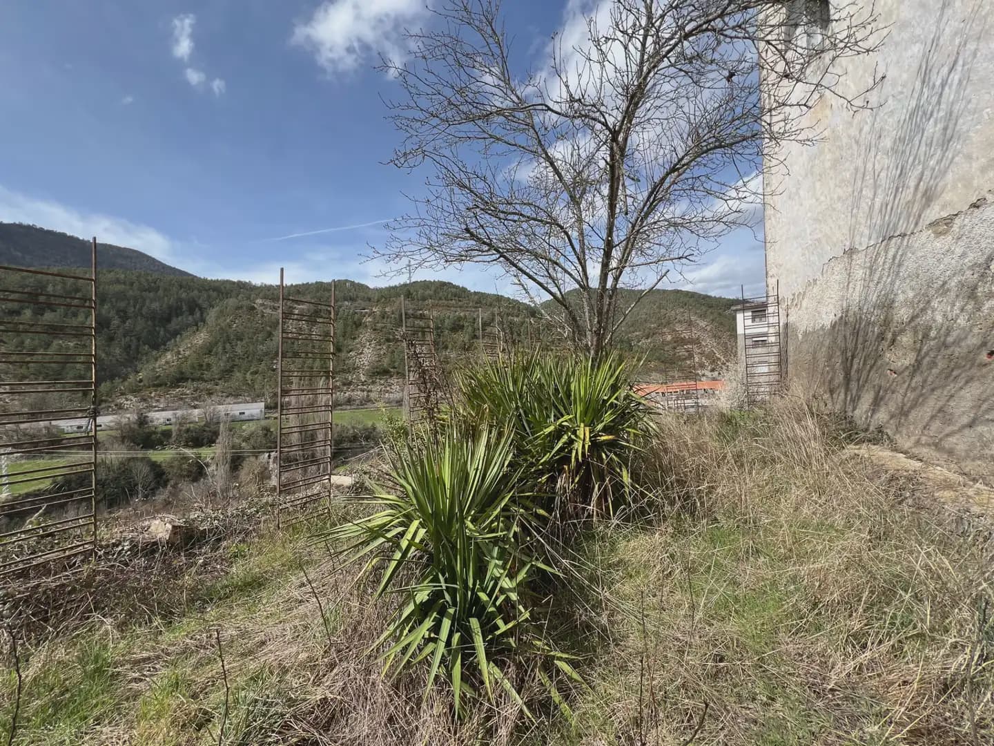 5 bedroom Finca/Country House for sale in Anso - € 220,000 (Ref: 9963500)
