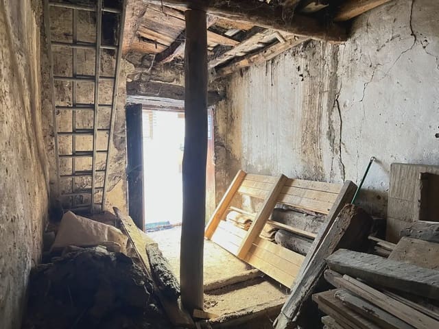 Omakotitalo myytävänä paikassa Canal de Berdún - 25 000 € (Ref: 9963502)