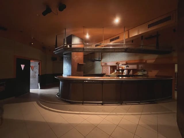 Commercial for sale in Jaca - € 160,000 (Ref: 9963511)