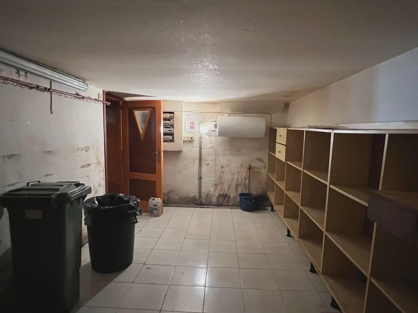 Commercial for sale in Jaca - € 160,000 (Ref: 9963511)