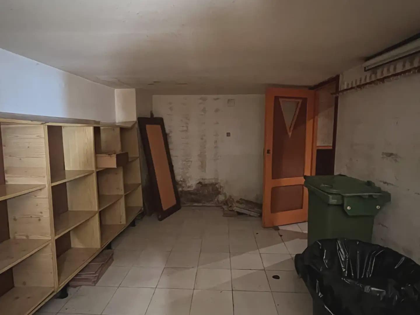 Commercial for sale in Jaca - € 160,000 (Ref: 9963511)