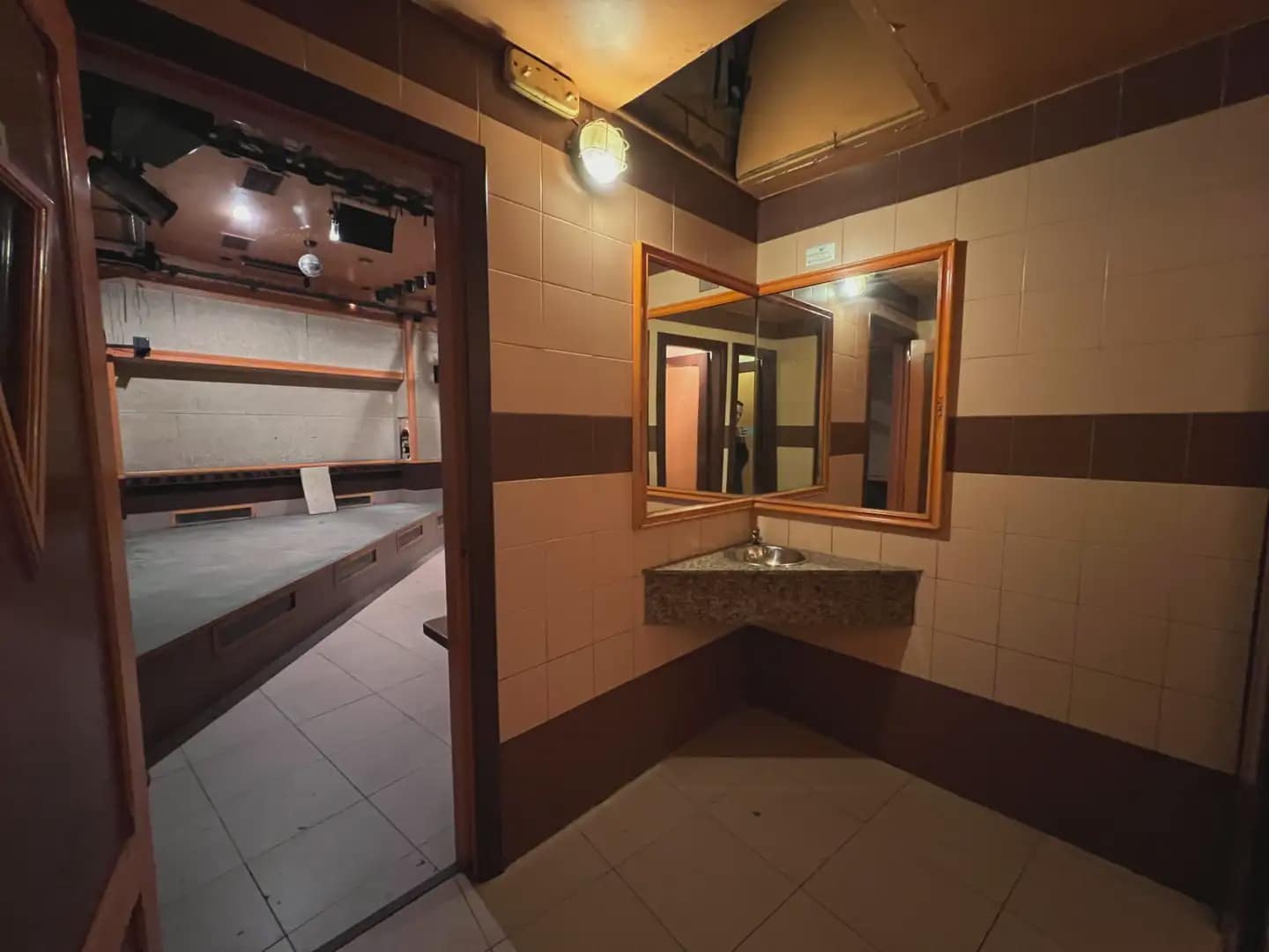 Commercial for sale in Jaca - € 160,000 (Ref: 9963511)