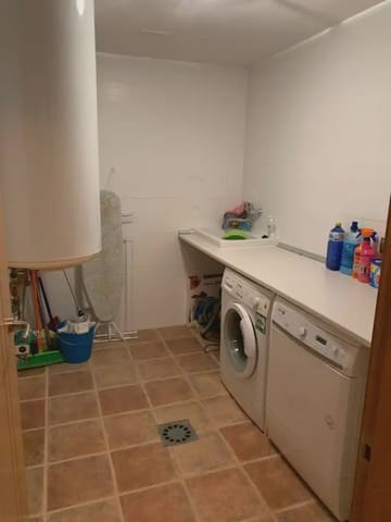 Pareado de 7 habitaciones en Jaca en venta con garaje - 890.000 € (Ref: 9963512)