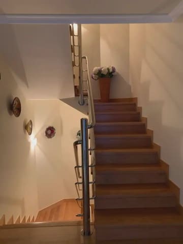 Pareado de 7 habitaciones en Jaca en venta con garaje - 890.000 € (Ref: 9963512)
