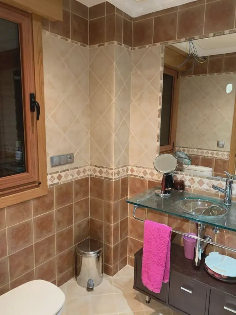 7 slaapkamer Halfvrijstaande villa te koop in Jaca met garage - € 890.000 (Ref: 9963512)