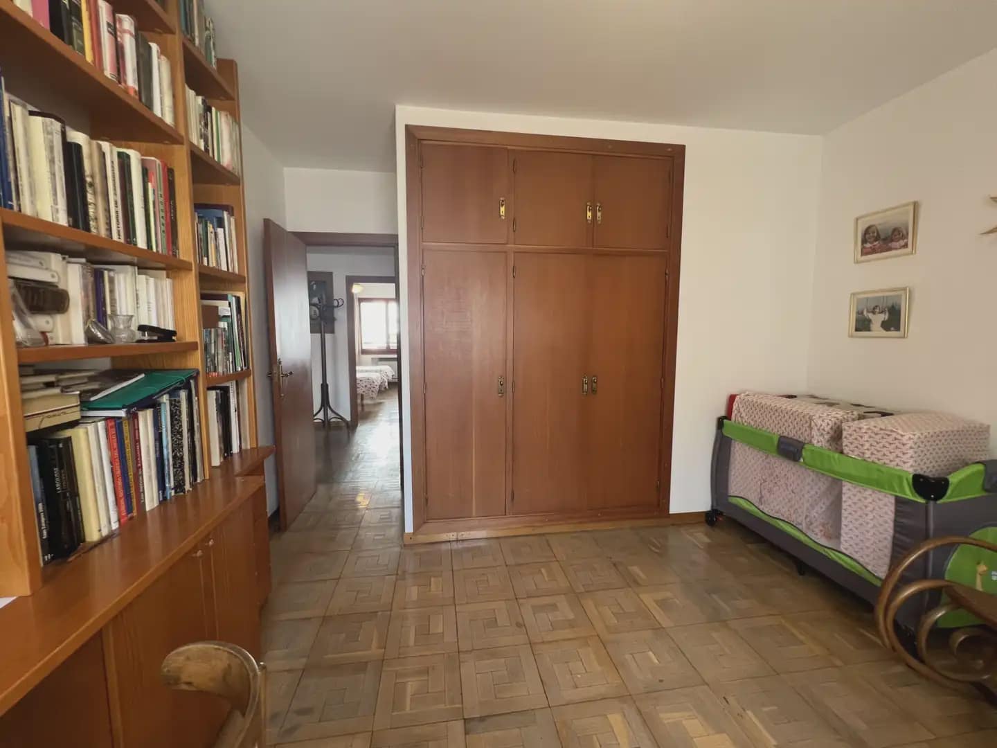 5 bedroom Flat for sale in Jaca with garage - € 330,000 (Ref: 9963515)