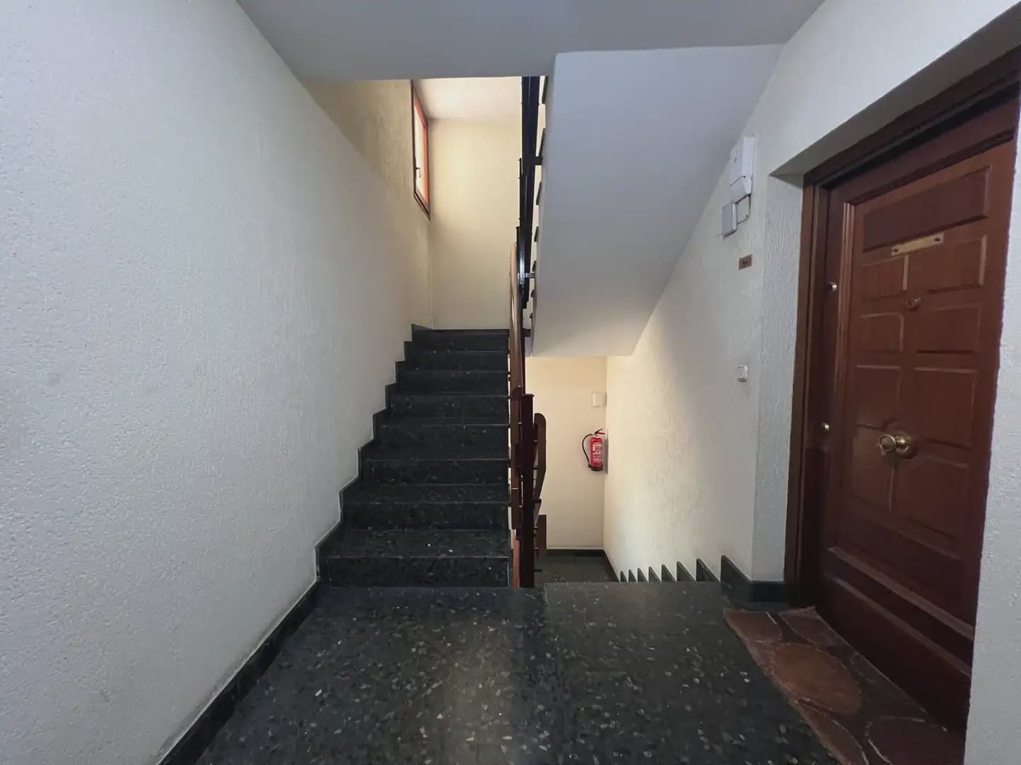5 bedroom Flat for sale in Jaca with garage - € 330,000 (Ref: 9963515)