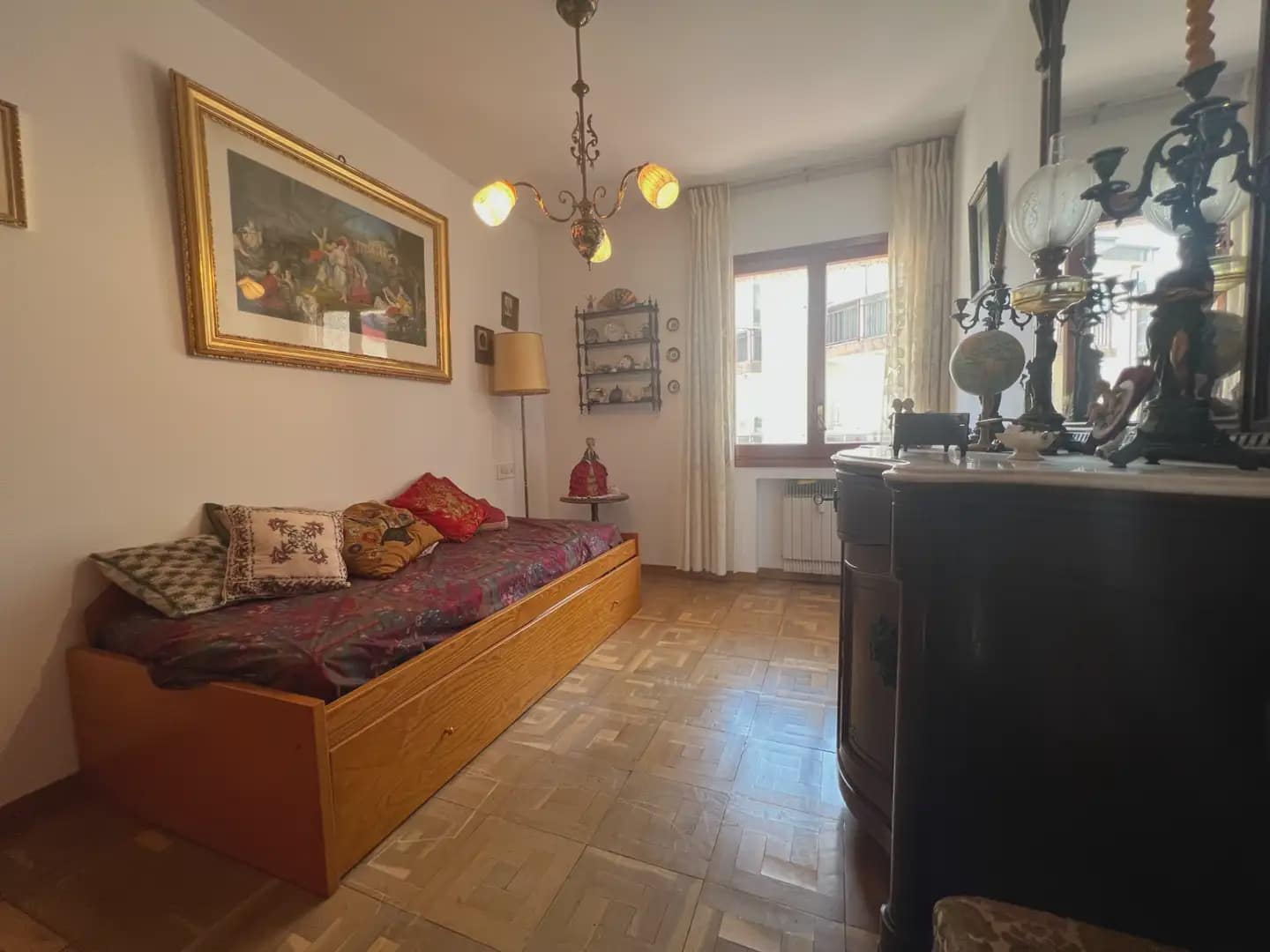5 bedroom Flat for sale in Jaca with garage - € 330,000 (Ref: 9963515)