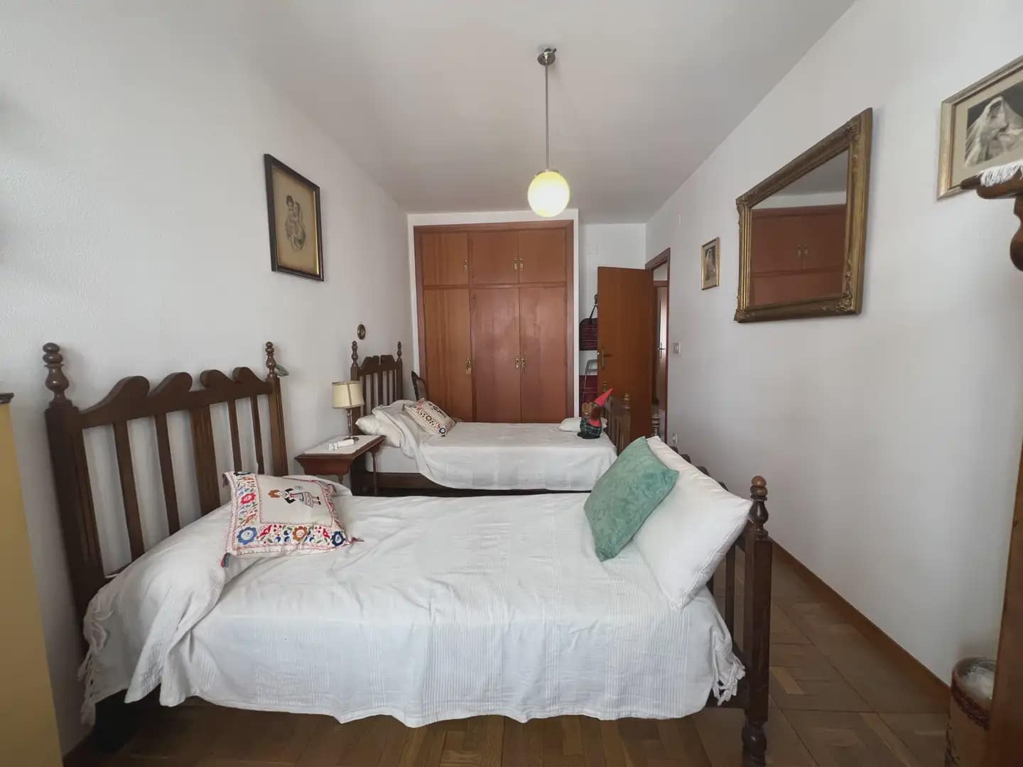 5 bedroom Flat for sale in Jaca with garage - € 330,000 (Ref: 9963515)