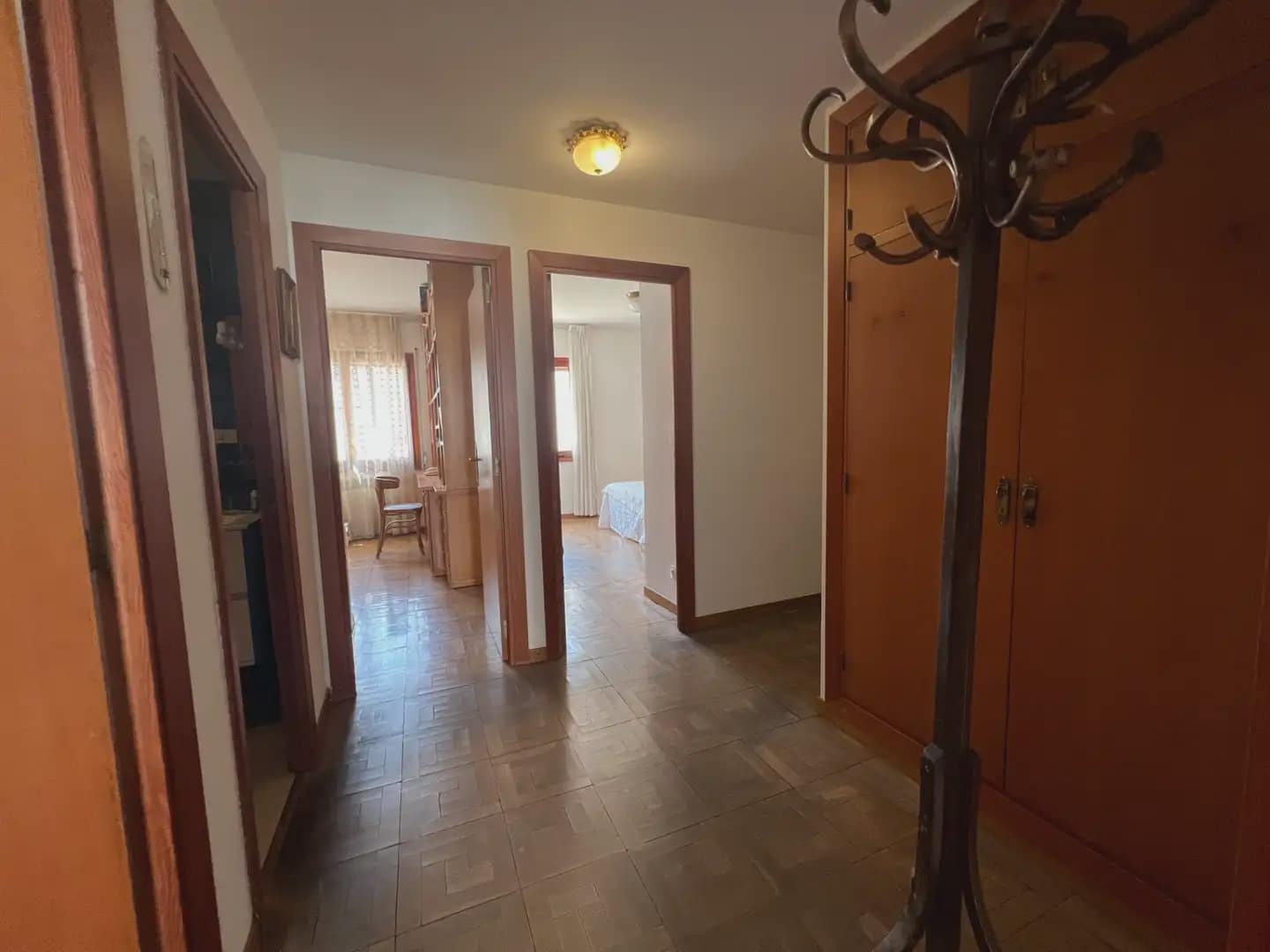 5 bedroom Flat for sale in Jaca with garage - € 330,000 (Ref: 9963515)