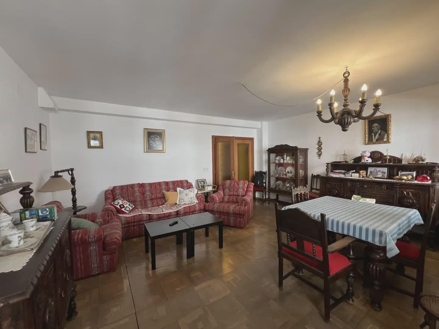 5 bedroom Flat for sale in Jaca with garage - € 330,000 (Ref: 9963515)