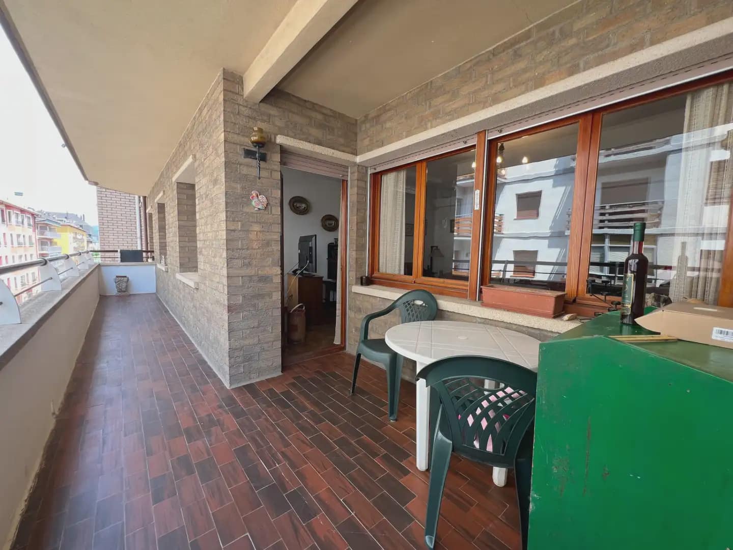 5 bedroom Flat for sale in Jaca with garage - € 330,000 (Ref: 9963515)