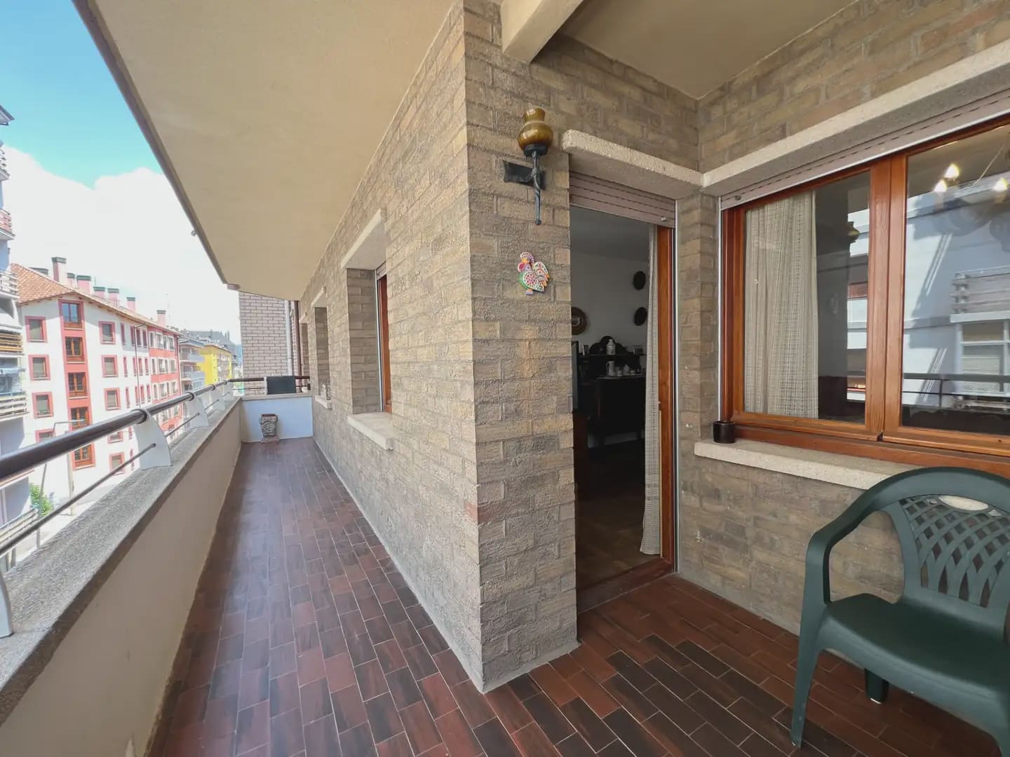 5 bedroom Flat for sale in Jaca with garage - € 330,000 (Ref: 9963515)