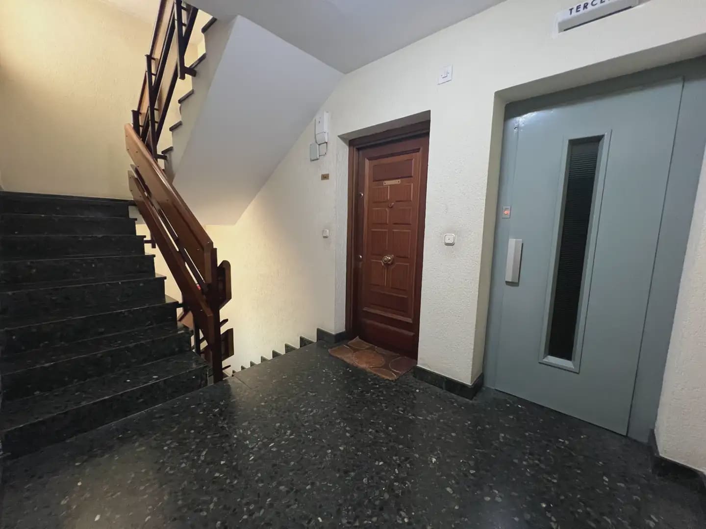 5 bedroom Flat for sale in Jaca with garage - € 330,000 (Ref: 9963515)