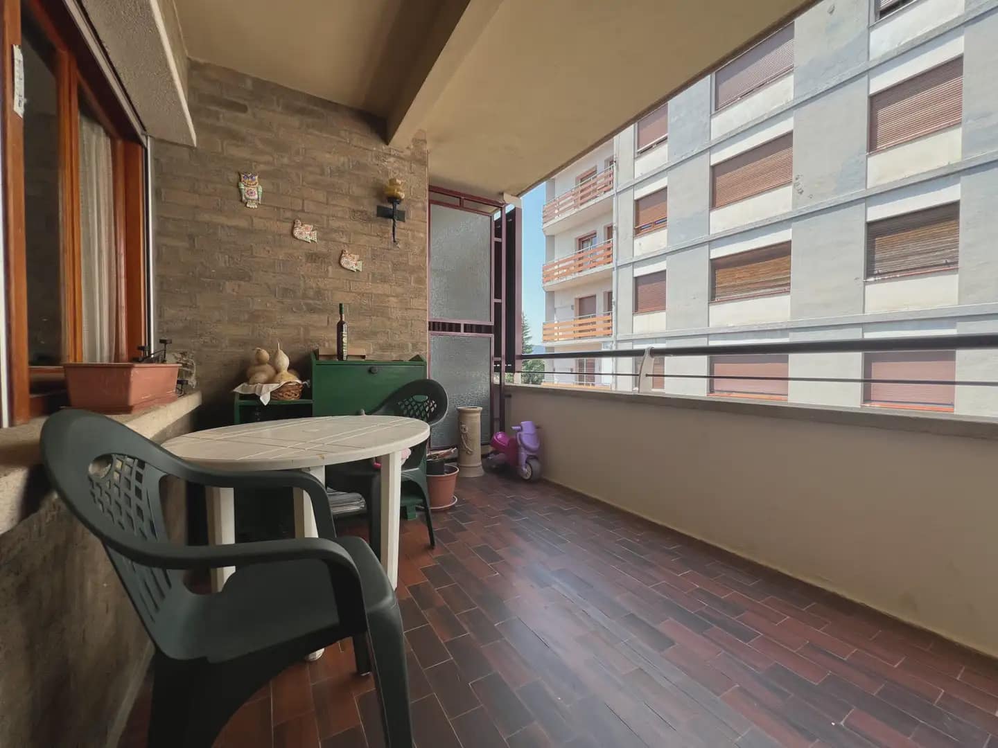 5 bedroom Flat for sale in Jaca with garage - € 330,000 (Ref: 9963515)